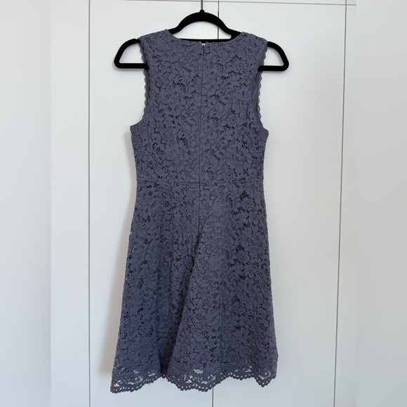 Babaton laced flared dress - Picture 3 of 5